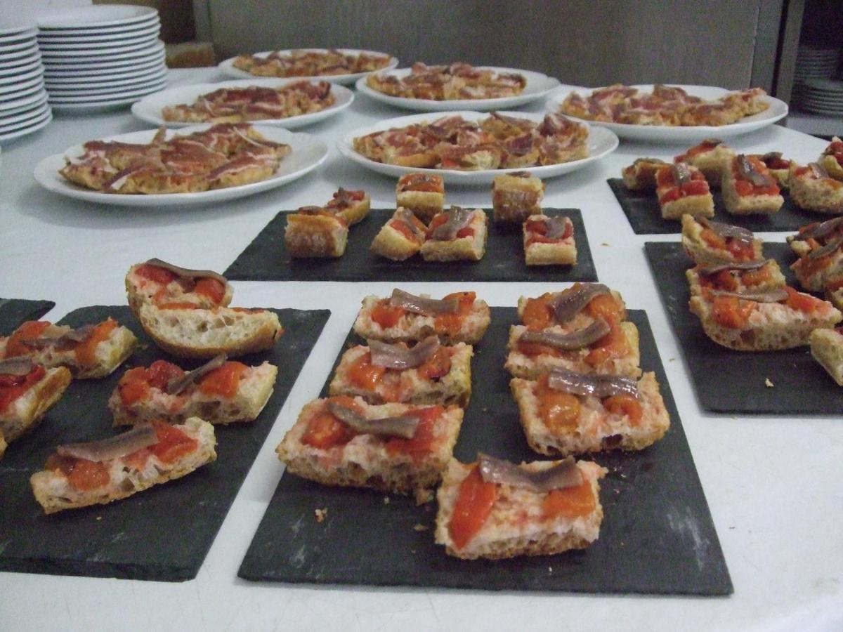 Hotel Fonda Neus Sant Sadurní dʼAnoia Esterno foto