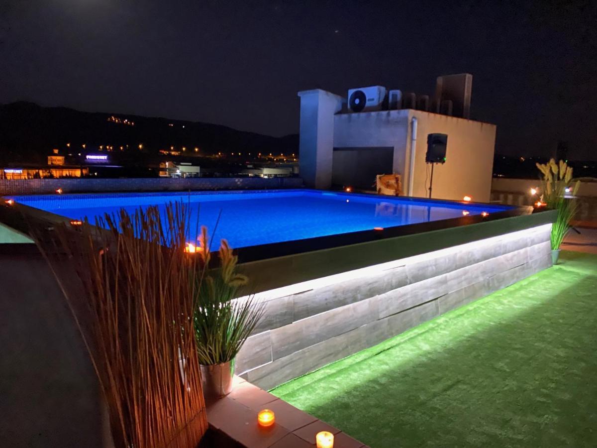 Hotel Fonda Neus Sant Sadurní dʼAnoia Esterno foto