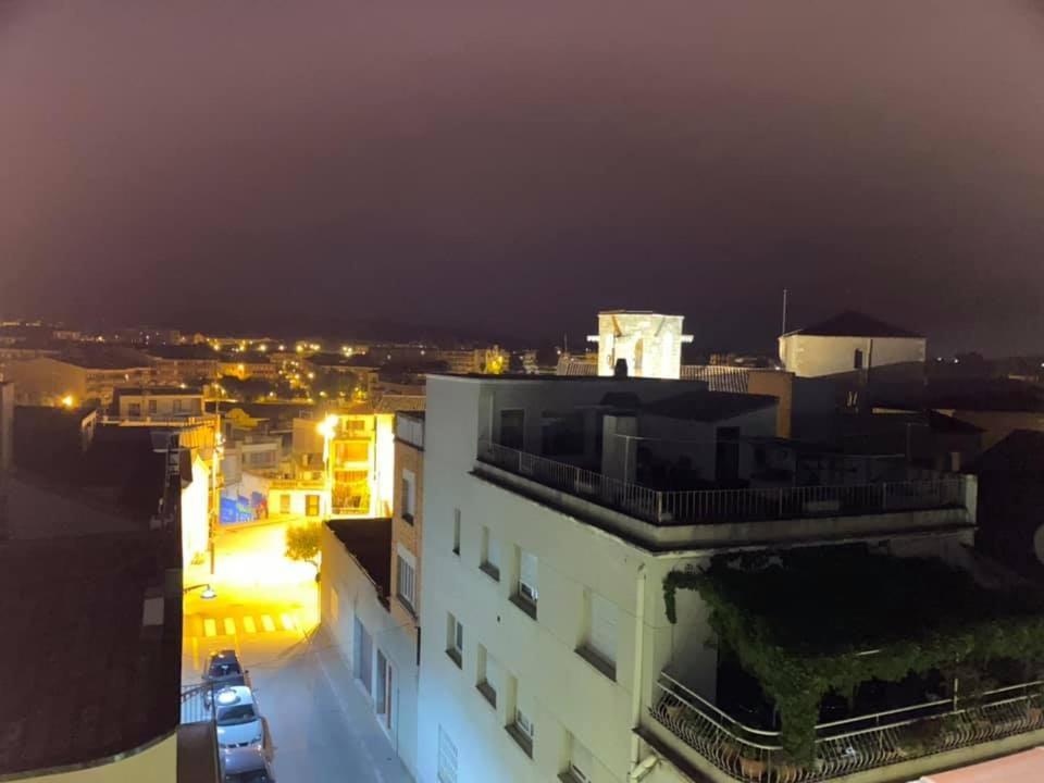 Hotel Fonda Neus Sant Sadurní dʼAnoia Esterno foto