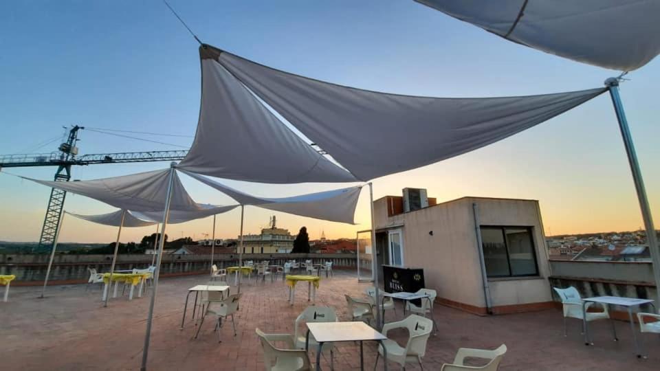 Hotel Fonda Neus Sant Sadurní dʼAnoia Esterno foto