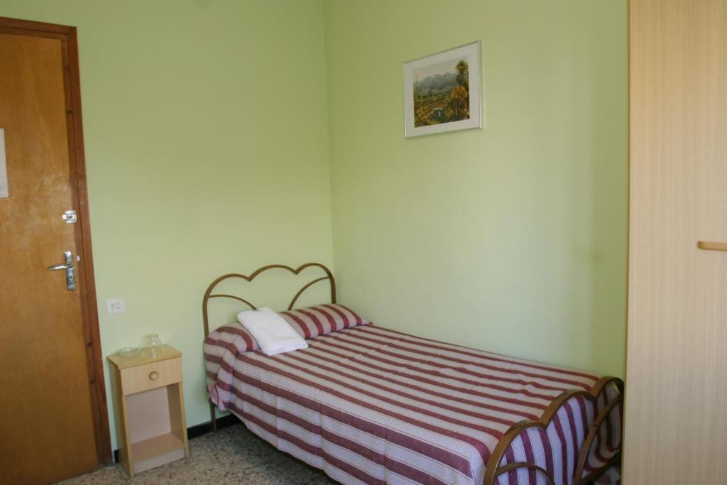 Hotel Fonda Neus Sant Sadurní dʼAnoia Esterno foto