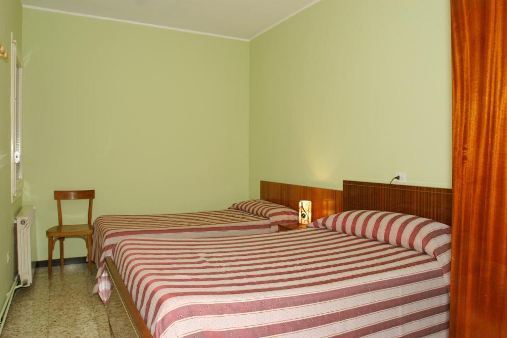 Hotel Fonda Neus Sant Sadurní dʼAnoia Esterno foto