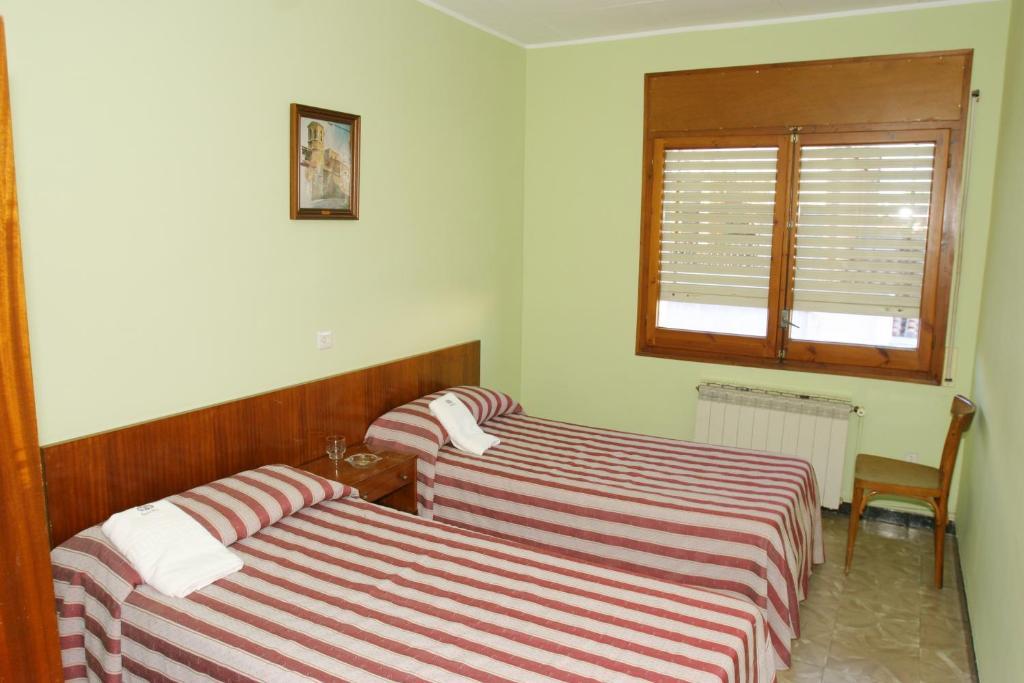 Hotel Fonda Neus Sant Sadurní dʼAnoia Esterno foto