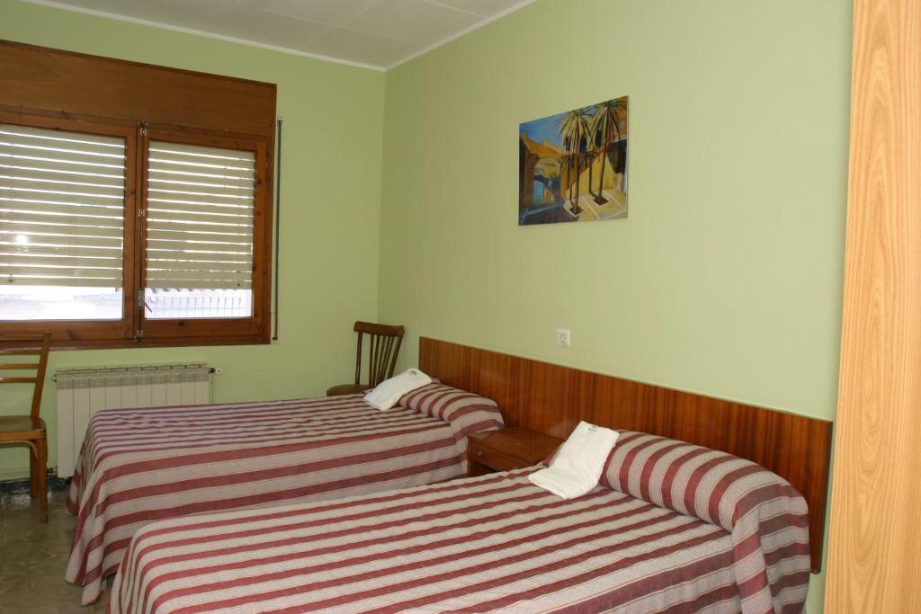 Hotel Fonda Neus Sant Sadurní dʼAnoia Esterno foto