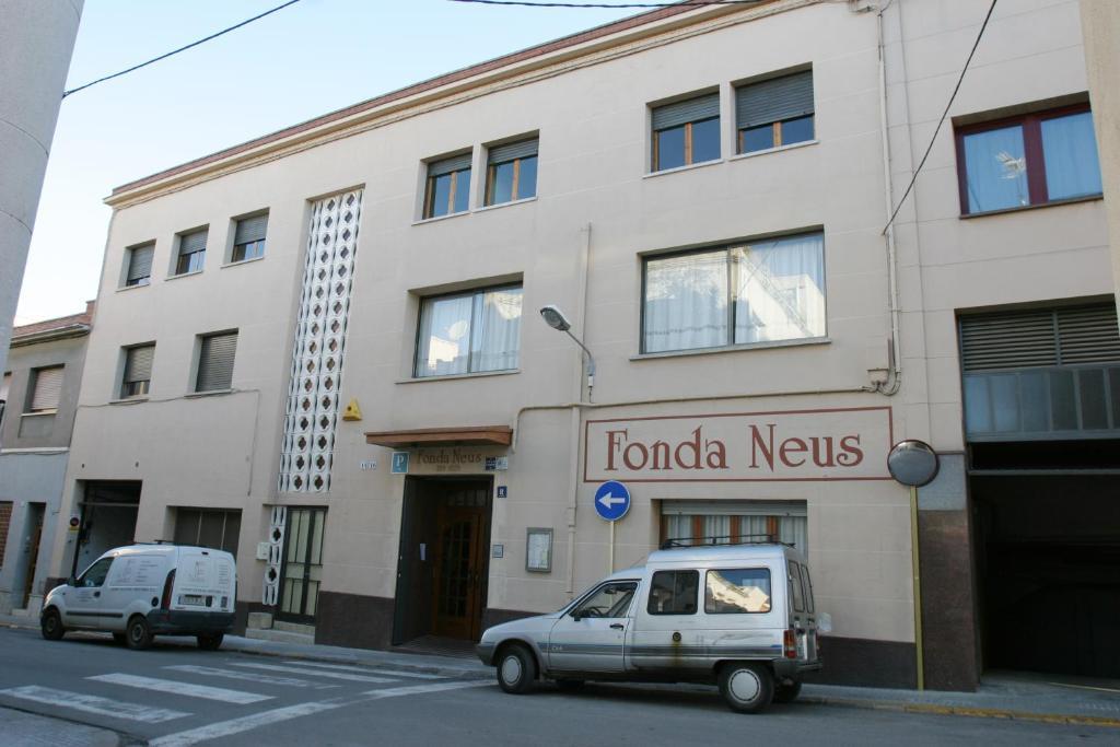 Hotel Fonda Neus Sant Sadurní dʼAnoia Esterno foto