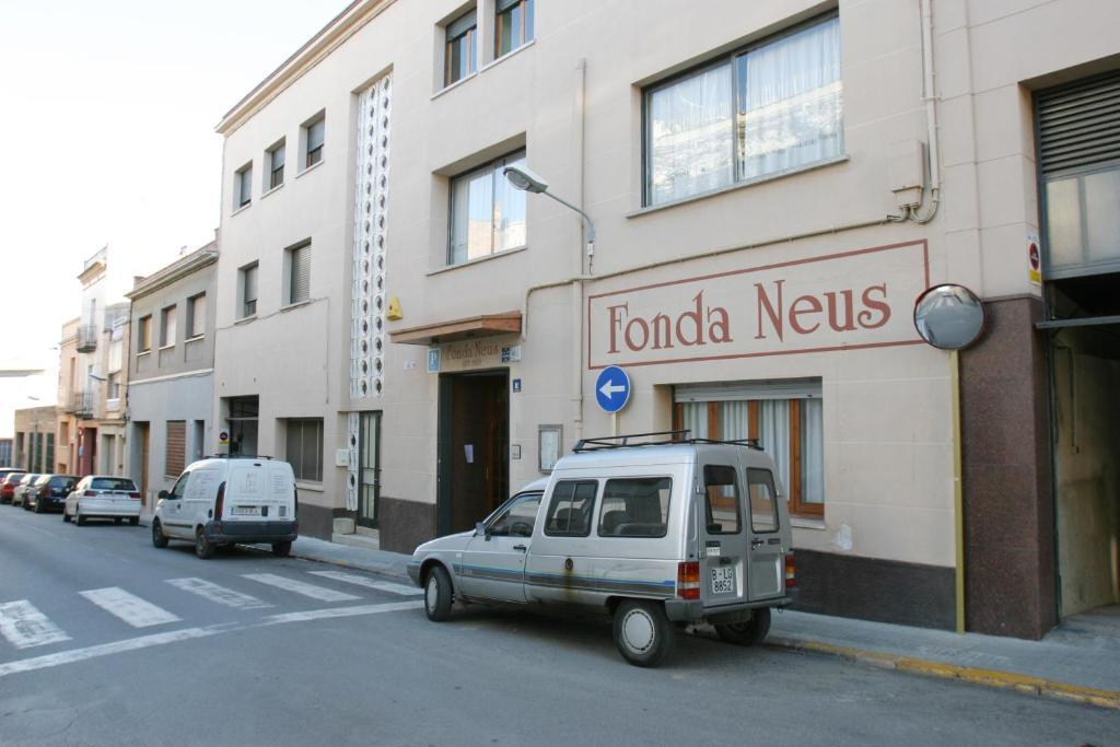 Hotel Fonda Neus Sant Sadurní dʼAnoia Esterno foto